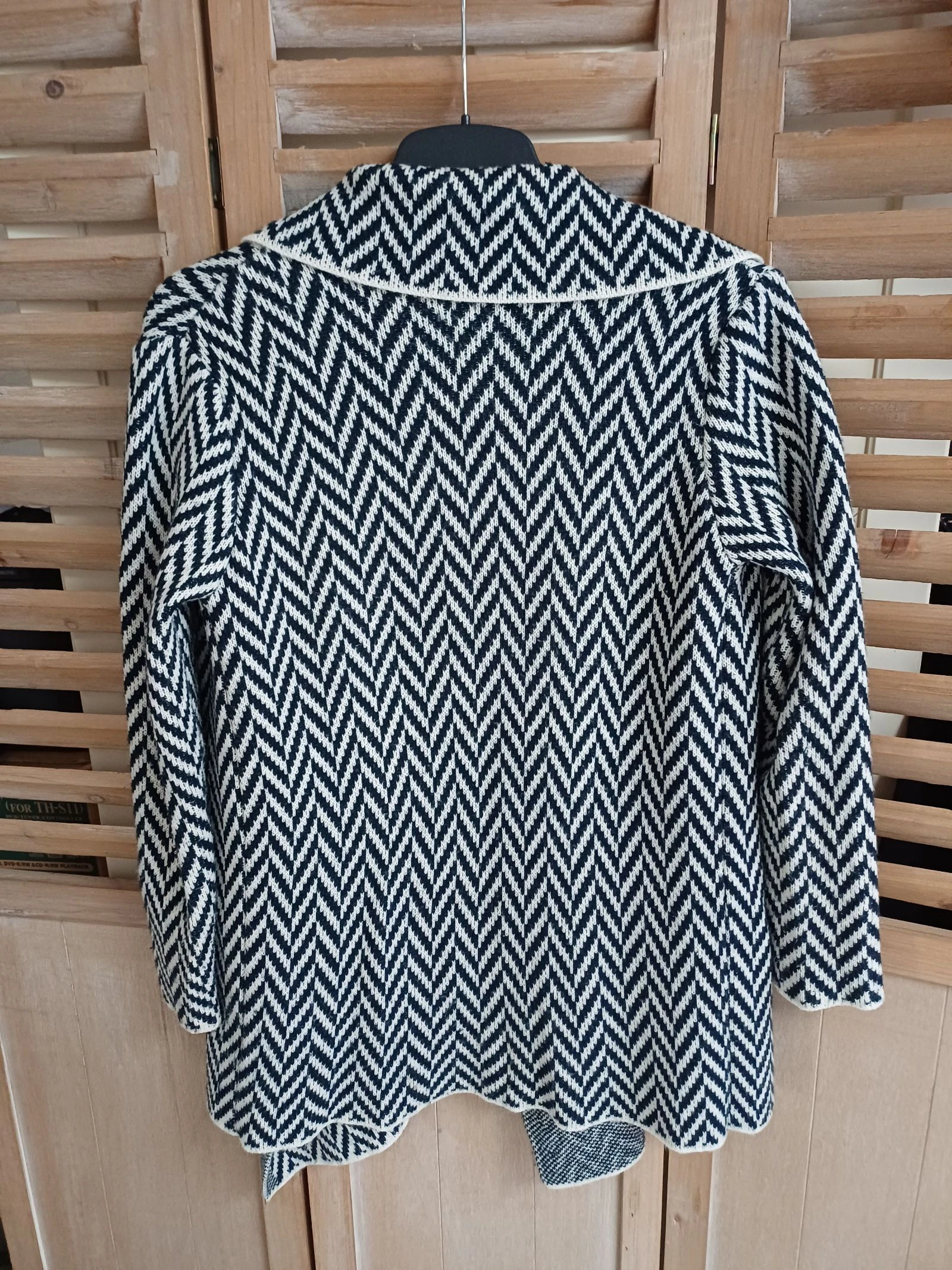 Cardigan branco e preto estilo tricotado - G/GG Kiabi – photo 3